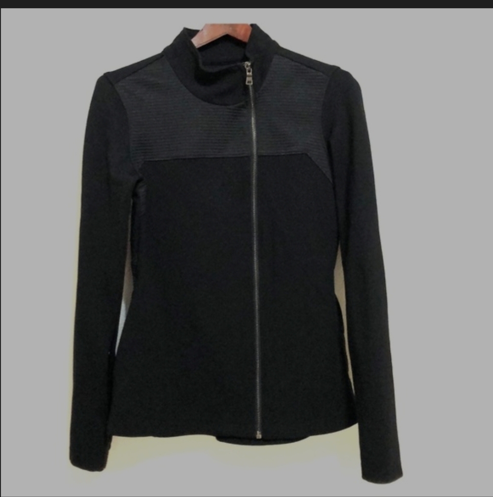 THE BASE ZIP FRONT ATHELEISURE JACKET EUC UNWORN SIZE MEDIUM